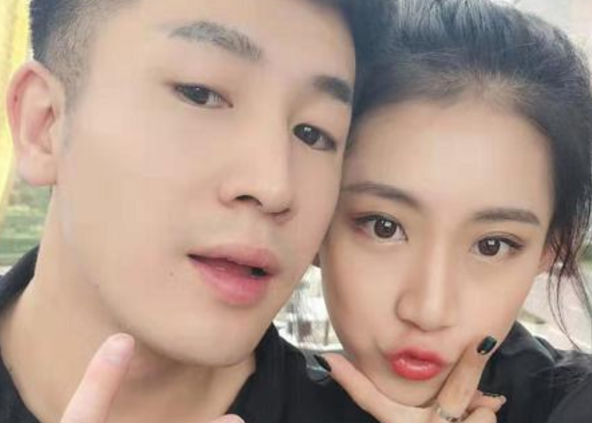 "小仙女"与仙洋分手引起争议,直播和粉丝解释,坦言不想计较_腾讯新闻