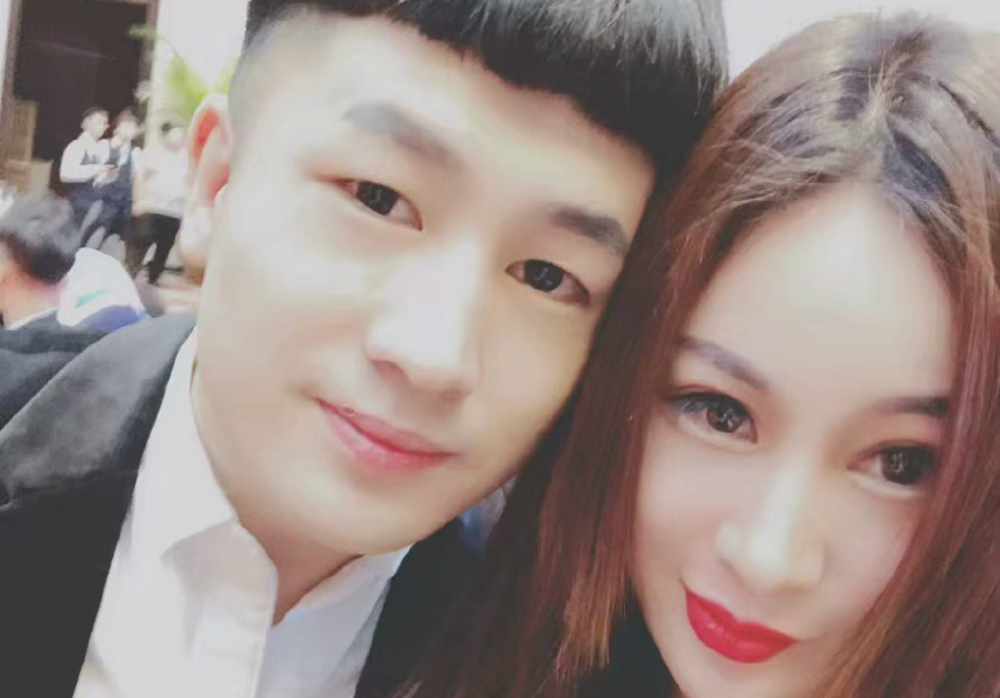 "小仙女"与仙洋分手引起争议,直播和粉丝解释,坦言不想计较_腾讯新闻