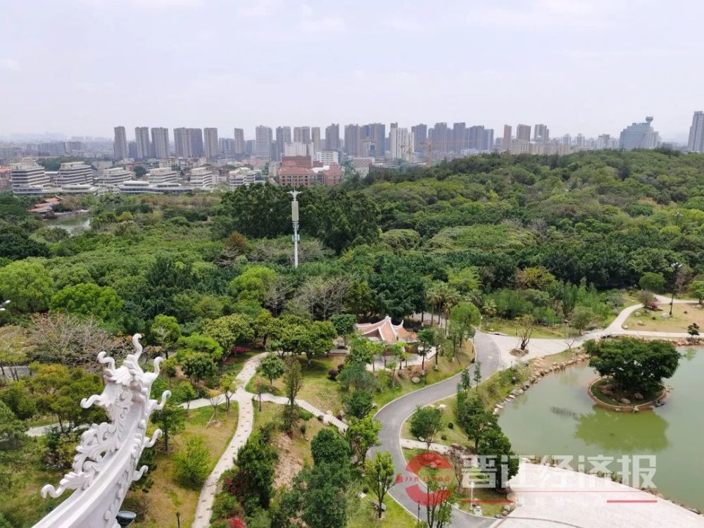 經過十五年的精心打造,現在的八仙山公園,林木蔥鬱,鳥語花香,山水相依