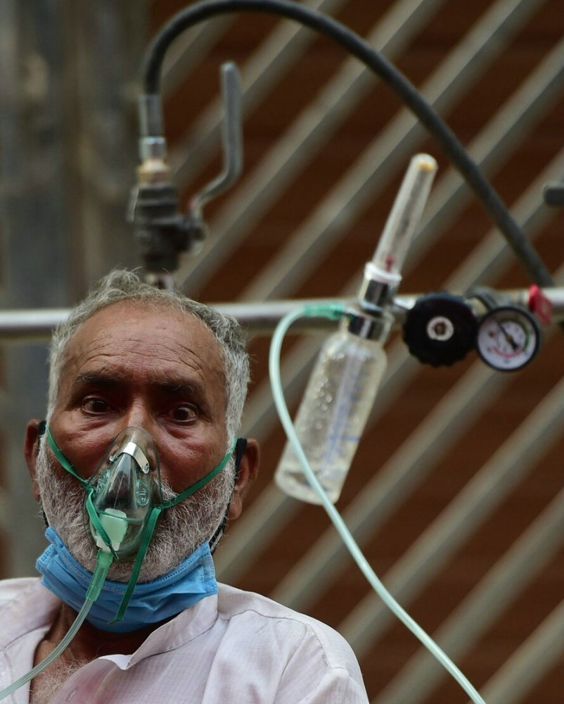 印度氧气供应不足,寺庙免费供氧看遍人间百态_腾讯新闻