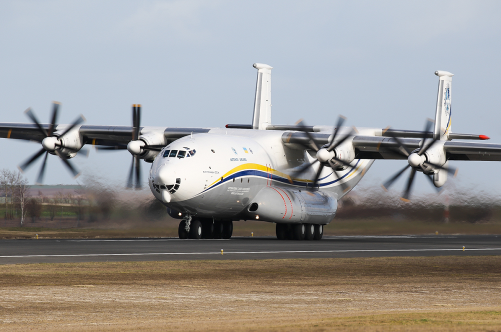 安-22运输机外形霸气,运输重型装备,已逐步淡出历史舞台_腾讯新闻