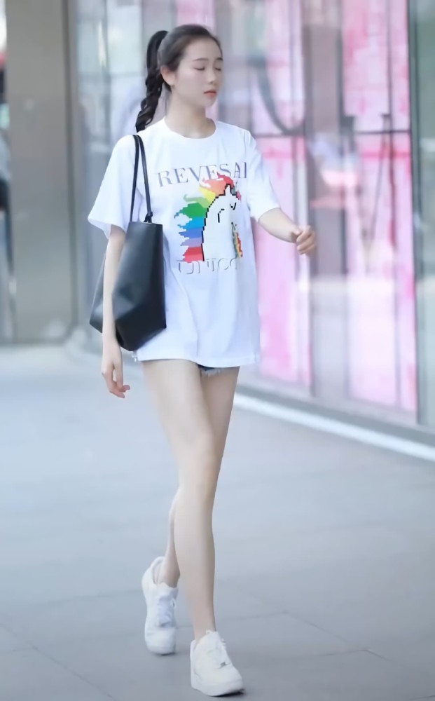 以前烂大街的空军一号如今看来却贼时髦完胜匡威