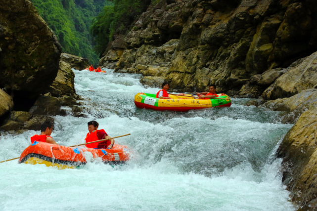 五一半价游彭水阿依河来漂流