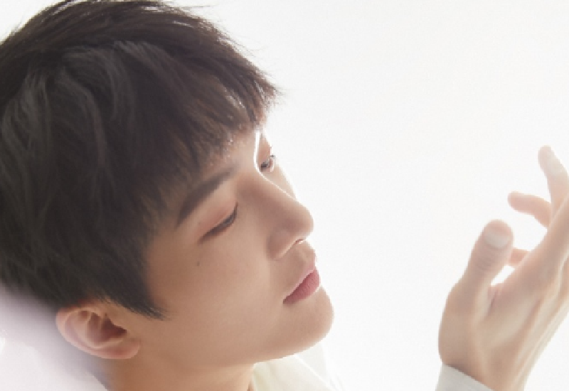 周深节日发祝福,本以为家世显赫,没想到他