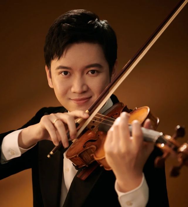 以及羽管键琴演奏家沈凡秀,青年钢琴家刘诗华,指挥家范妮,与中央芭蕾