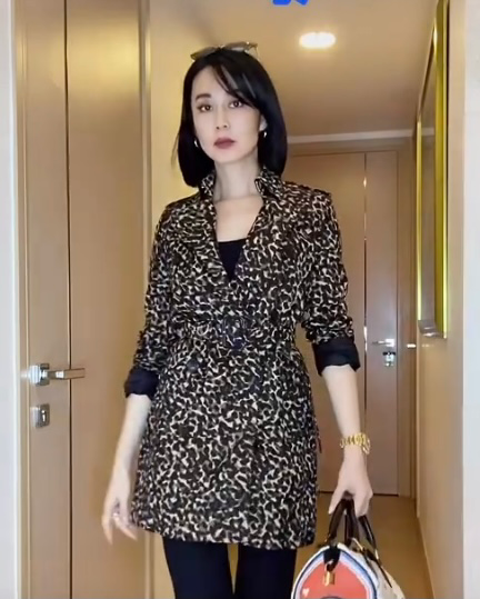 46岁星女郎孙佳君近况身材太好驻颜有术曾遭大亨曝其私密照