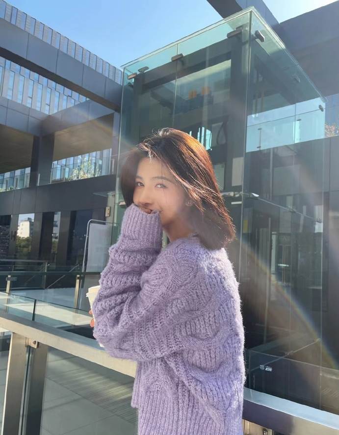 被郝一点带火后,万小七踏足娱乐圈拍网剧,却被嘲讽不像本人_腾讯新闻