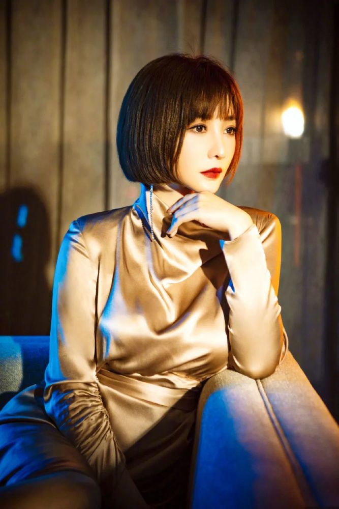 柳岩4月写真大赏姐姐好久不见期待精彩不断