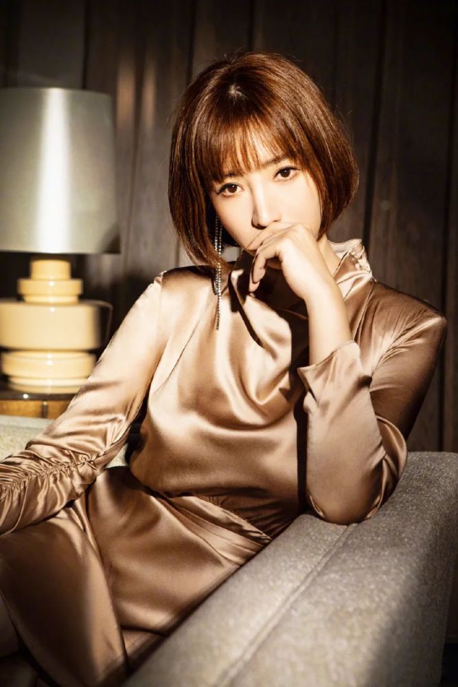 柳岩4月写真大赏姐姐好久不见期待精彩不断