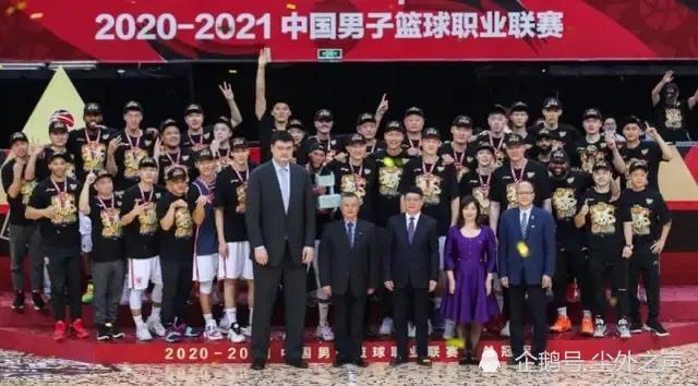 cba 胡明轩获FMVP，多亏新规则，但网友却说CBA想要让张镇麟获得FMVP