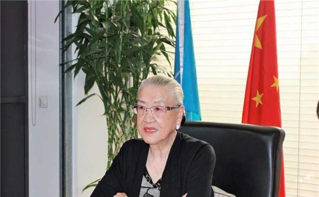 中共元老耿飚:后代子女今何在?3个儿女,无人从政