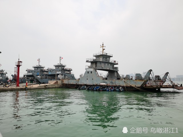 湛江麻斜渡口南三麻斜人每天靠轮渡过海