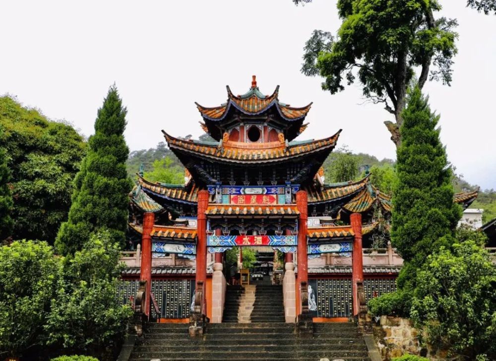 玩场五一游普洱景东这些人少景美的秘境一起去兜风