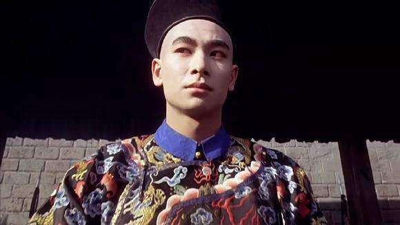 1991年,初出茅庐的赵文卓出演了电影《功夫皇帝方世玉》,饰演了九门