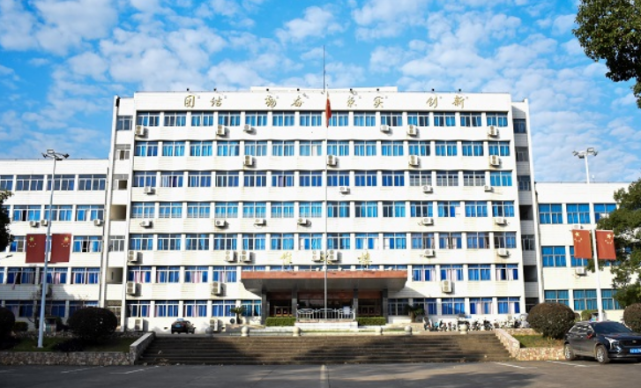 1958年创办江西共产主义劳动大学总校,1968年更名为江西共产主义劳动
