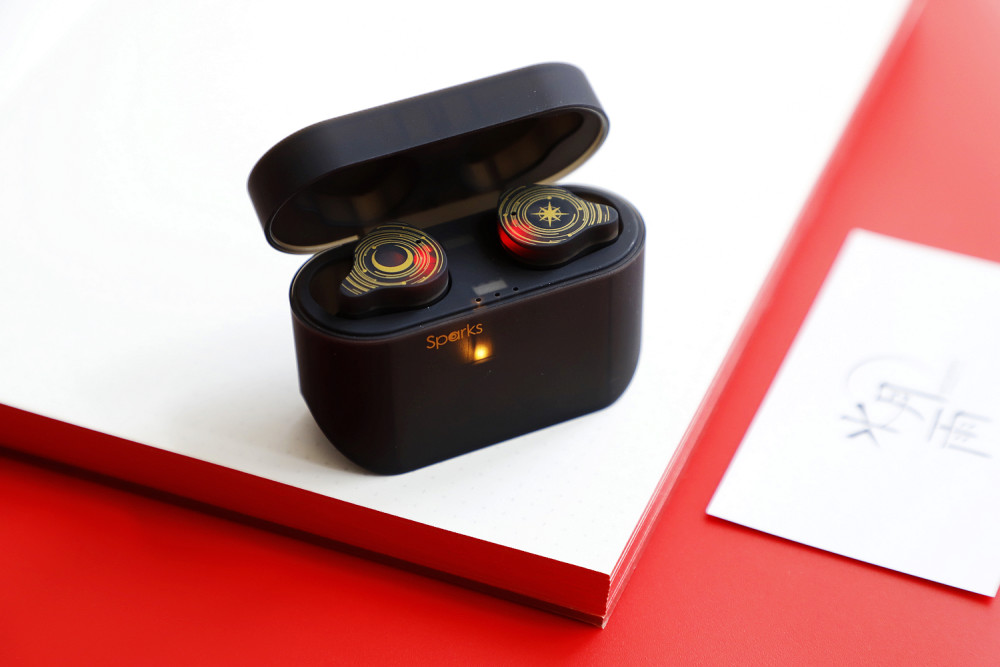 二次元专属:水月雨sparks火花真无线tws蓝牙耳机测评