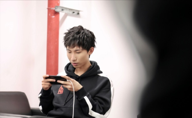 王者青春要结束了梦泪亲自宣布退役打完最后一场就收尾