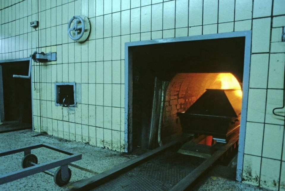 实行了几千年的土葬真的会污染环境吗为什么要改成火葬