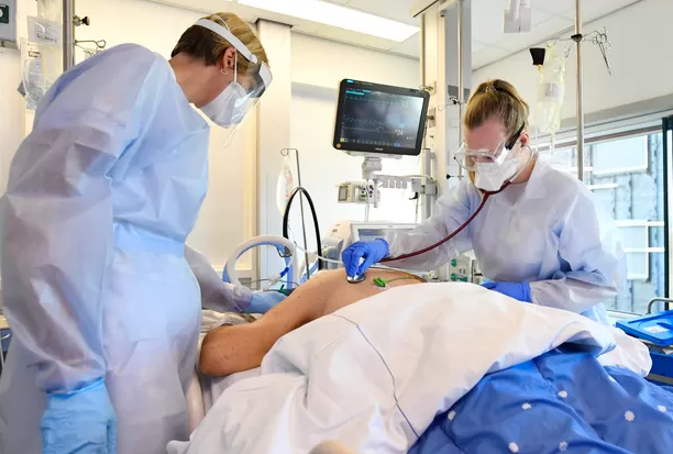 不过,因为新冠病毒感染而住院人数确实有所下降,医院