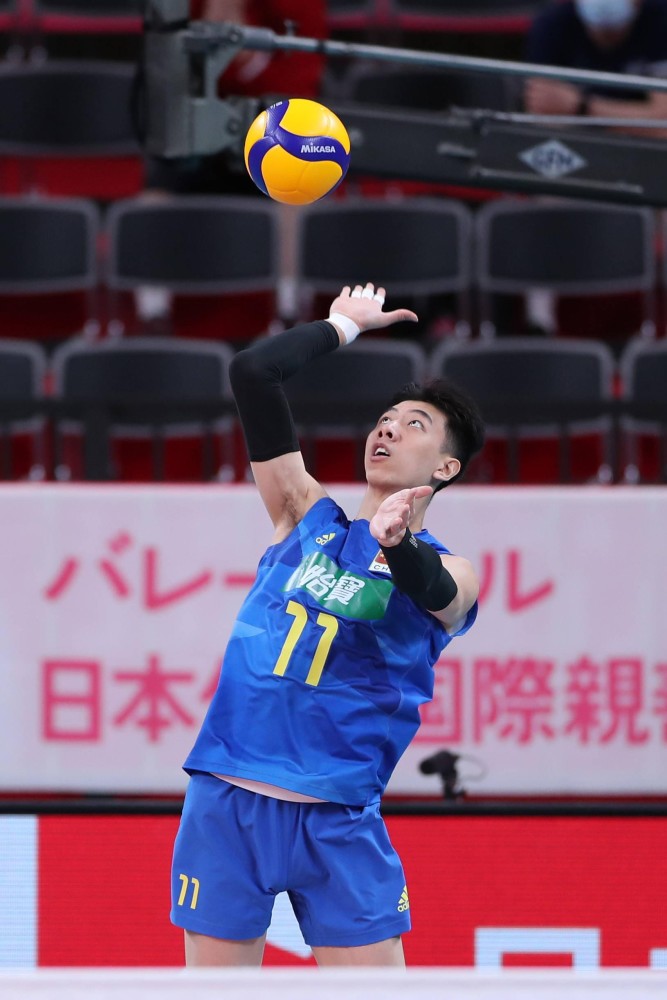 排球——东京奥运会测试赛:中国男排不敌日本男排