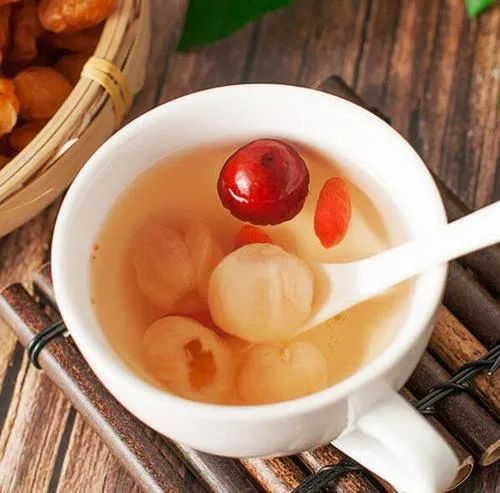 桂圆肉泡水喝的功效与作用桂圆肉泡水喝的正确吃法