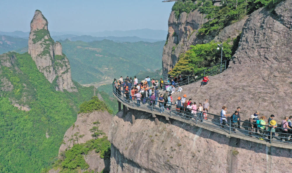 浙江仙居再登联播快讯:景区游人旺 乐享假日好时光