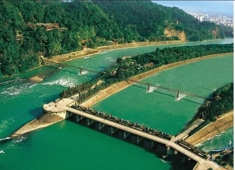 中国水利文化鼻祖都江堰之堰功道一起了解其深邃的奥秘