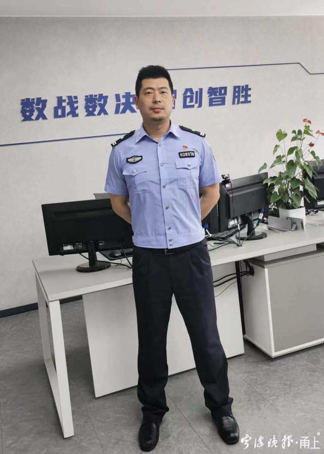 陈建辉就是这个全新部门全新岗位中的佼佼者.视频制作 记者 张贻富