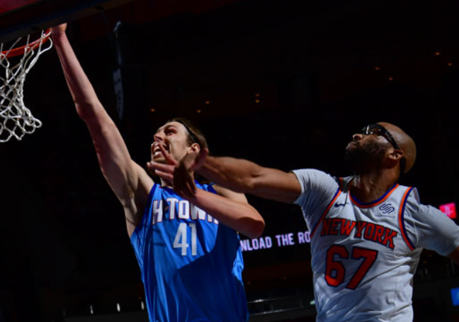火箭队 狂输25分！NBA惨案：火箭队提前投降，稳居倒数第1，仅4人上双