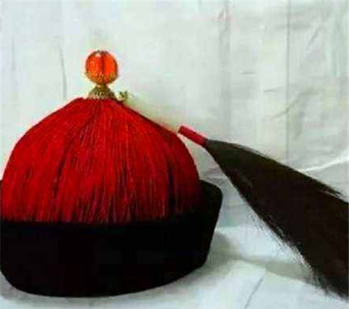 清朝官帽的等级之分九品官帽也让人很神往一品官帽想都不敢想