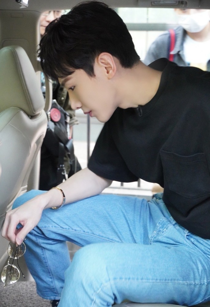 白敬亭《这就是潮流》路透,生图太能打了_腾讯新闻