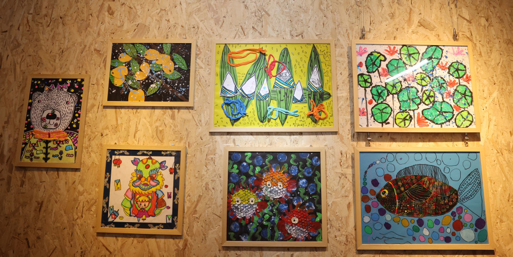 人人都是艺术家 泉州7岁小女生第一次画展_腾讯新闻
