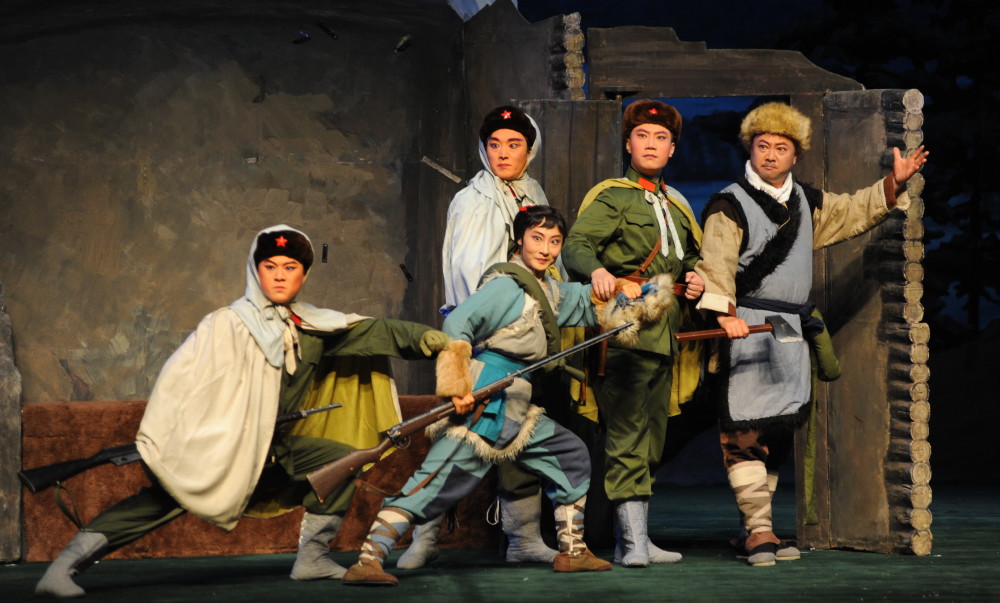 国家京剧院智取威虎山唱响冰城