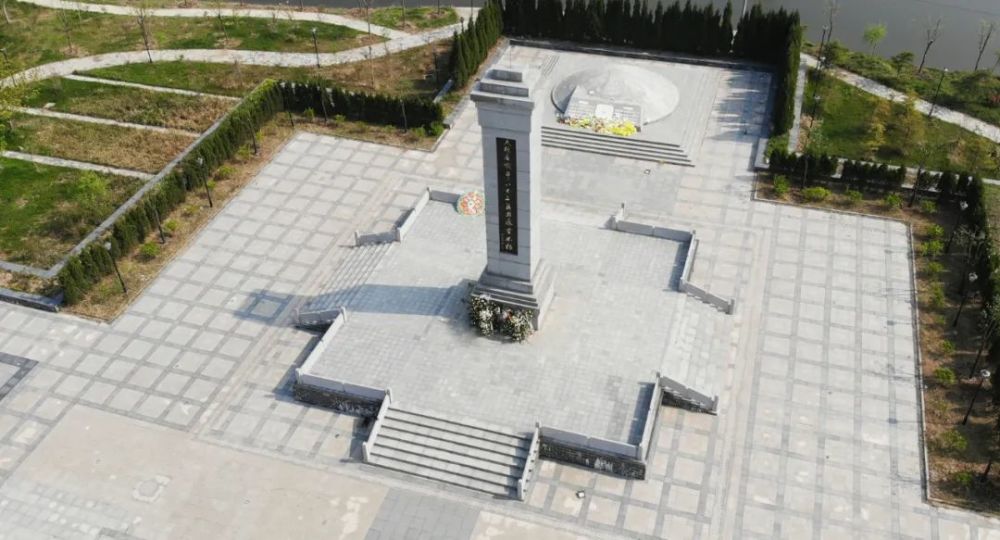 邵扬/摄大胡庄八十二烈士陵园位于淮安区苏嘴镇,原茭陵乡境内.