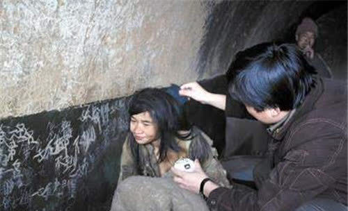 二是为了干农活,可曹小青在家里"不听话",他们认为她有精神病,担心人