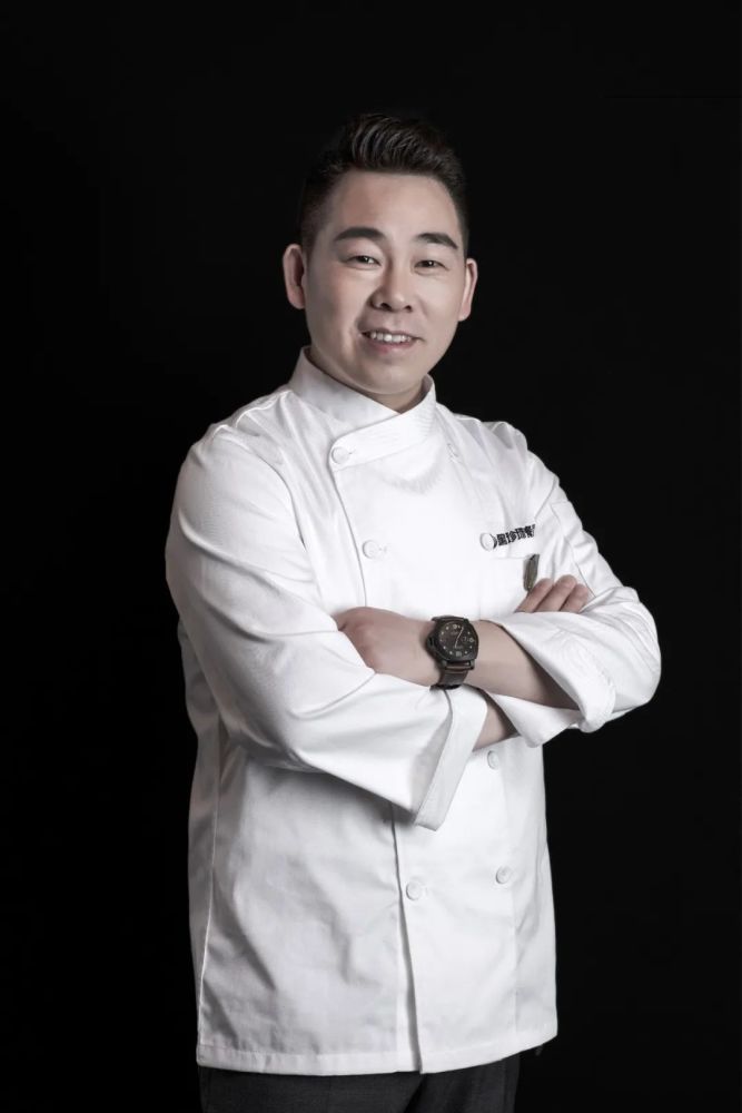 人物简介/profile/段誉来自河南,自1996年进厨房,一路脚踏实地,勤奋