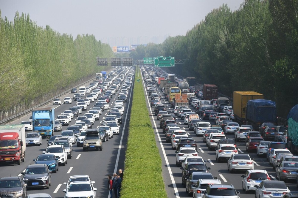 返程高峰来临,五一假期已宣告结束