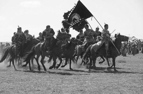 不过索伦兵虽勇,但无奈太少,清王朝又非常孱弱,所以中国边境的大片