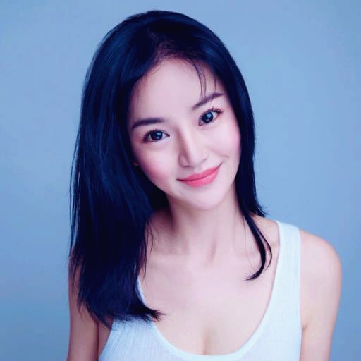 申寒梅本人颜值出众,气质清纯,很难得作为一个新人演