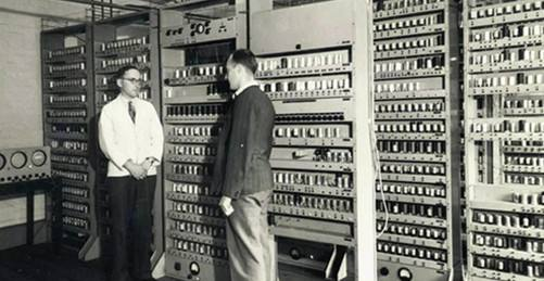 eniac"的发明人是美国人莫克利(johnw.mauchly)和艾克特(j.