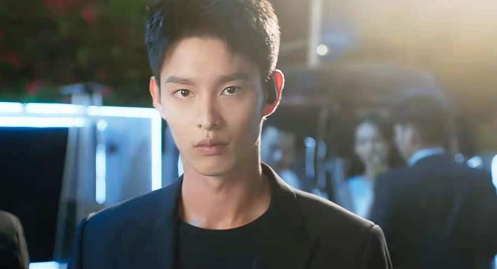 他在逆光中告白厉腾成最完美霸总剧情简单热烈可网友要弃剧