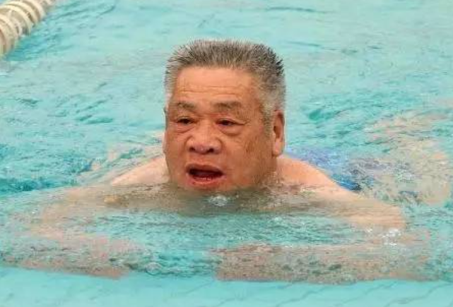 穆祥雄吹爆测量仪100米潜泳仅吸3口气泳联被迫修改规则