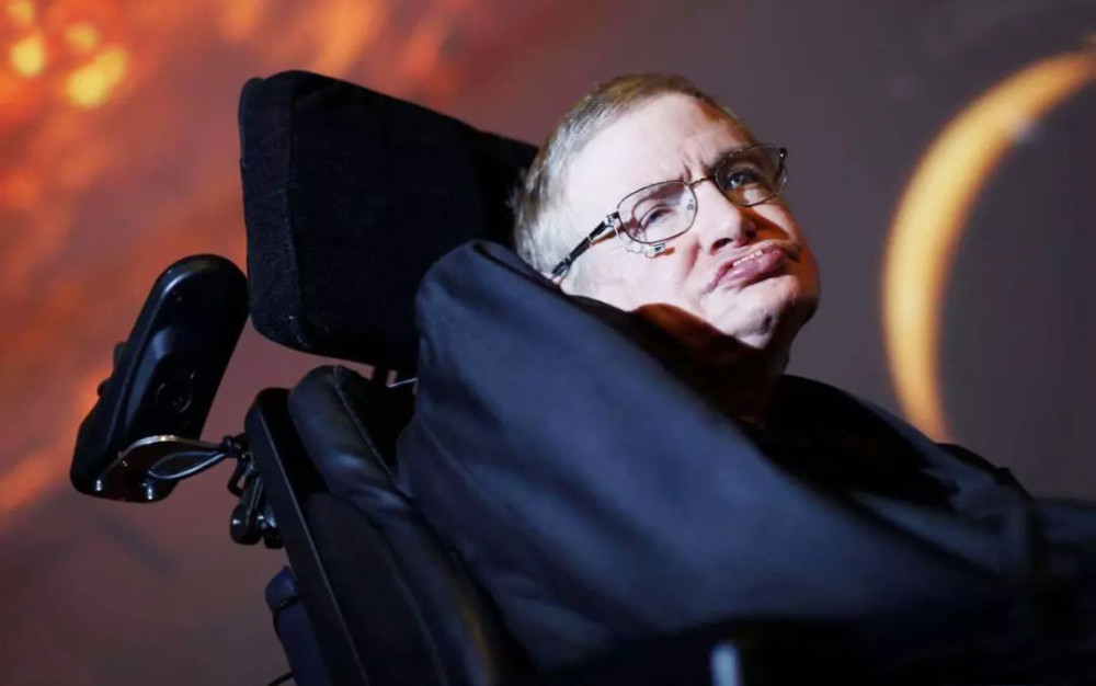 文字转换语音处理器:除了能让霍先生把自己的想法"写"出来外,研究人员