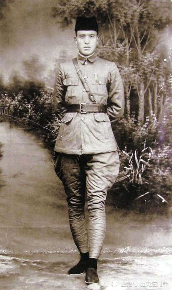 1934年苏军血战马家军,为何士兵上阵之前,默默带上一颗光荣弹?_腾讯新