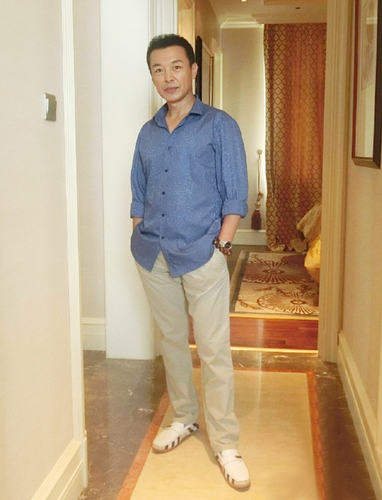 著名演员王强 夫妻闹离婚 儿子在结婚证上的留言让他泪奔 腾讯新闻