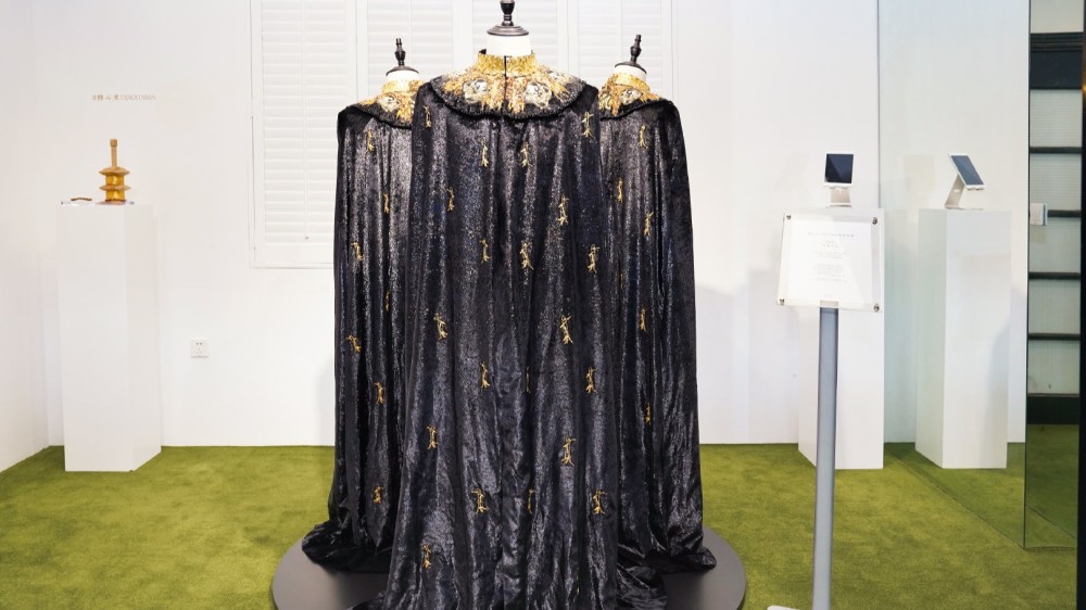 tfboys六周年演唱会的斗篷是非遗,花费460小时完成_腾讯新闻