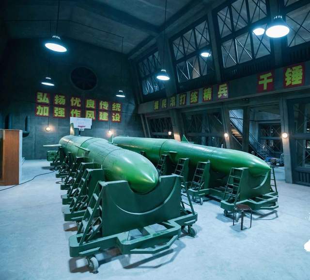 宛如地下世界的火箭军待机库一出现,弹幕就引发一片