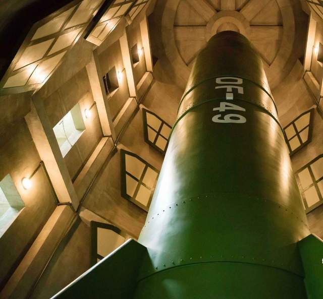 导弹车当道具待机库是场景中国首部火箭军题材电视剧内幕