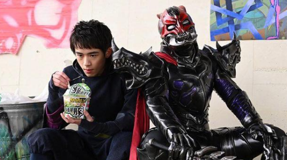 假面骑士saber莲仔成为最弱骑士和天灾组成地狱兄贵