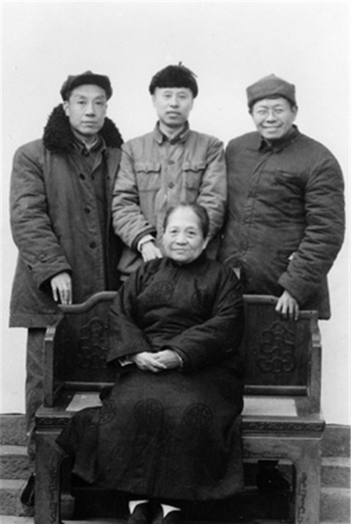 马未都老师王世襄,眼光究竟有多好?天下第一紫檀案子,80块买的